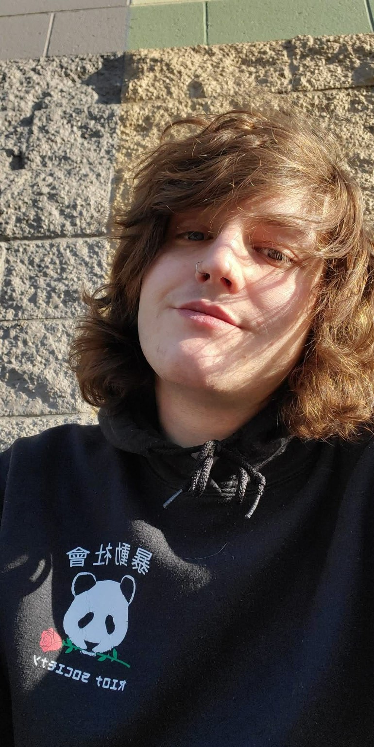 Ethan's original selfie before using Avtr