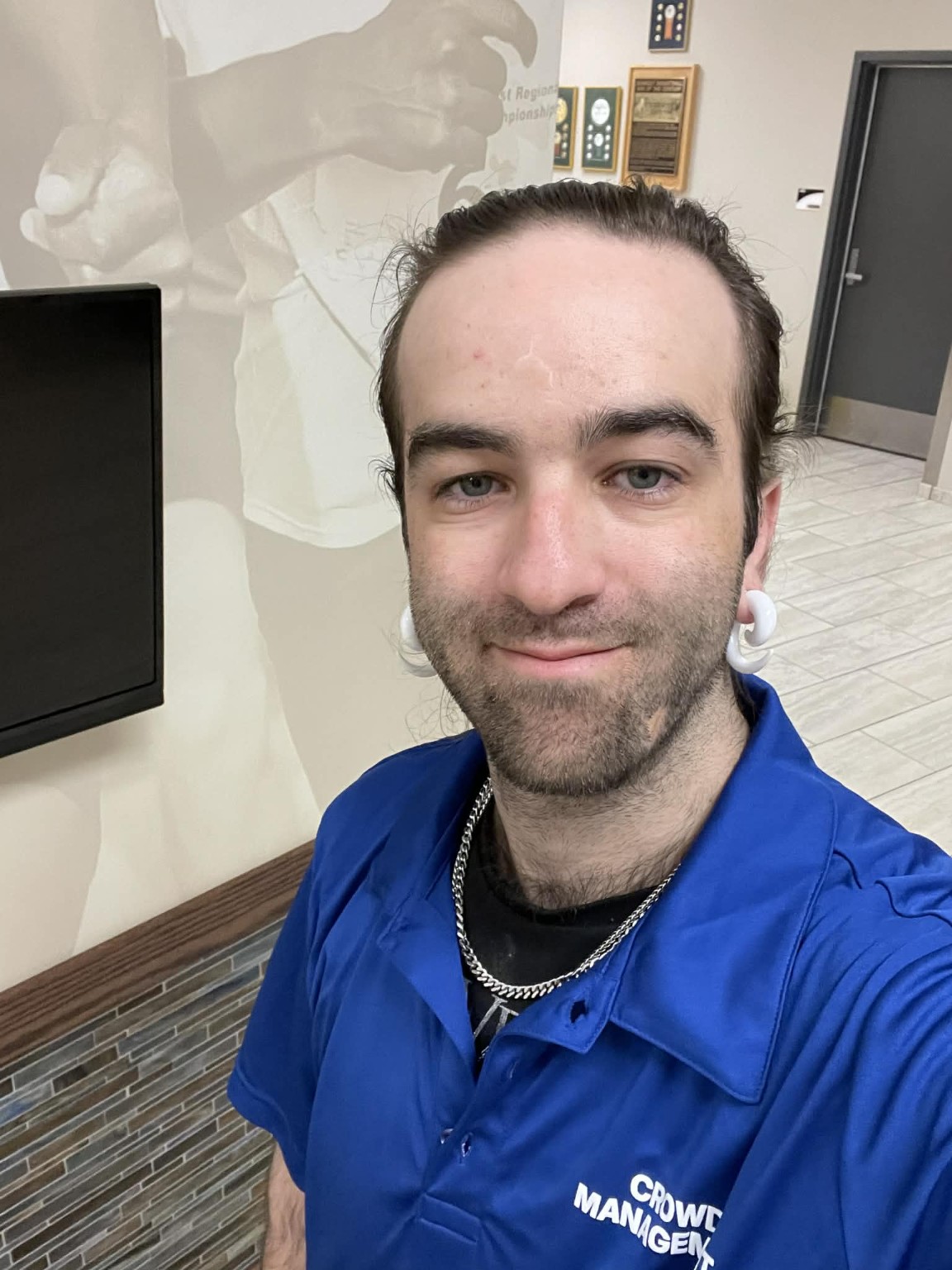 Isaiah's original selfie before using Avtr