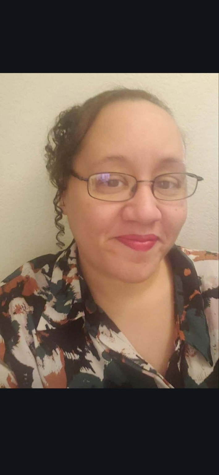 Tina's original selfie before using Avtr